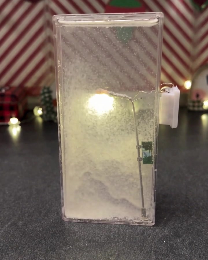 The Snowfall Lamp