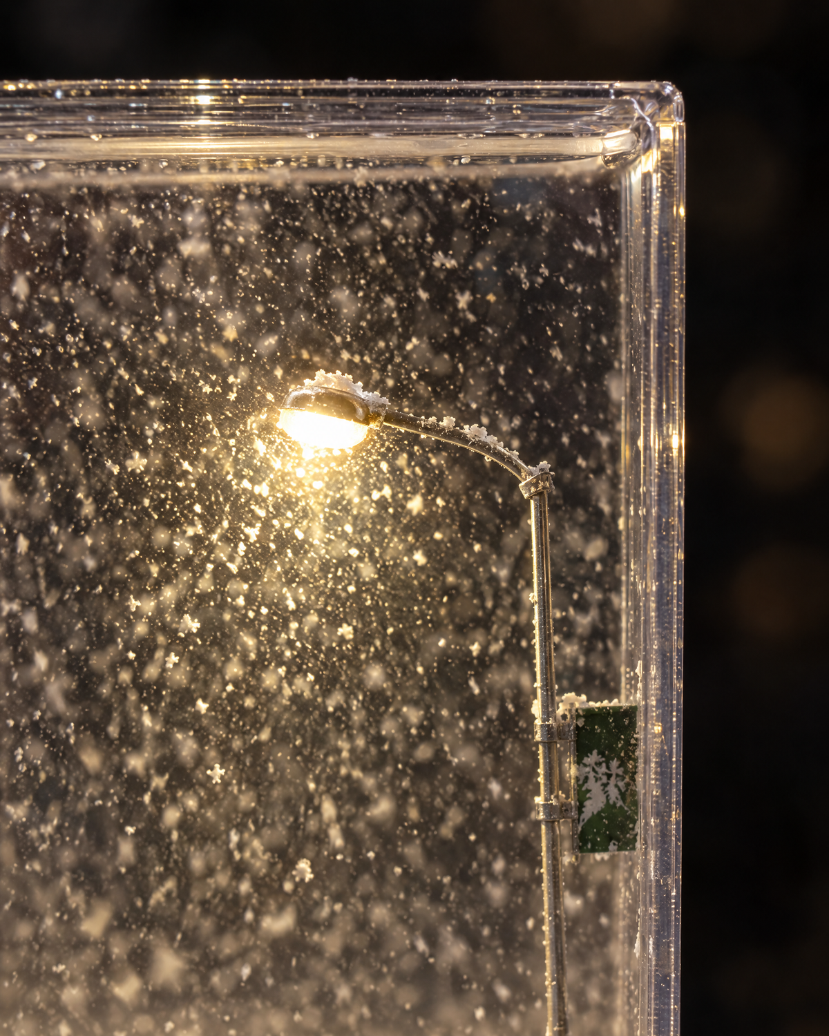 The Snowfall Lamp